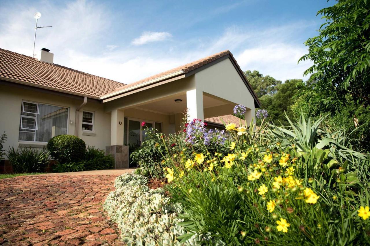 Amohela Guesthouse มิดแรนด์ ภายนอก รูปภาพ