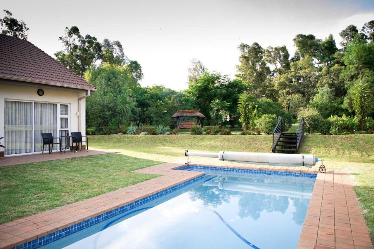 Amohela Guesthouse มิดแรนด์ ภายนอก รูปภาพ