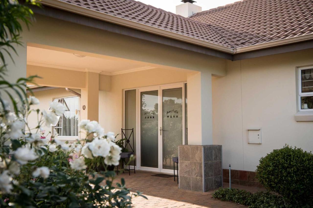 Amohela Guesthouse มิดแรนด์ ภายนอก รูปภาพ