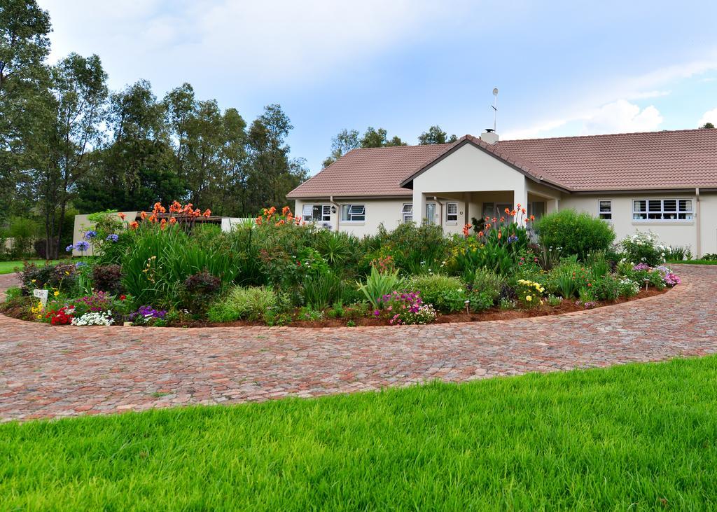 Amohela Guesthouse มิดแรนด์ ภายนอก รูปภาพ