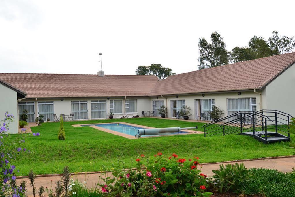 Amohela Guesthouse มิดแรนด์ ภายนอก รูปภาพ